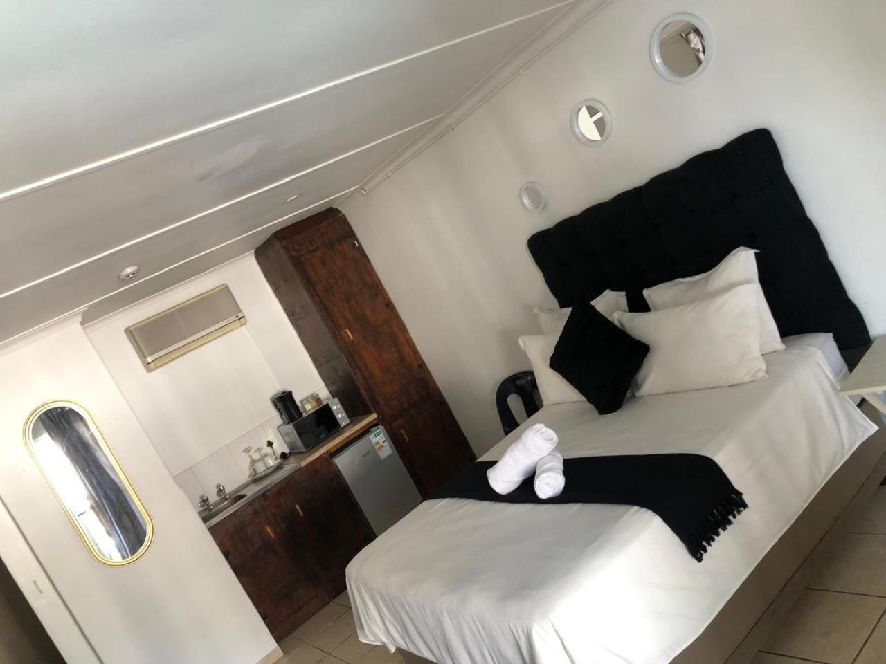 Jnc Lodge Richards Bay Eksteriør billede
